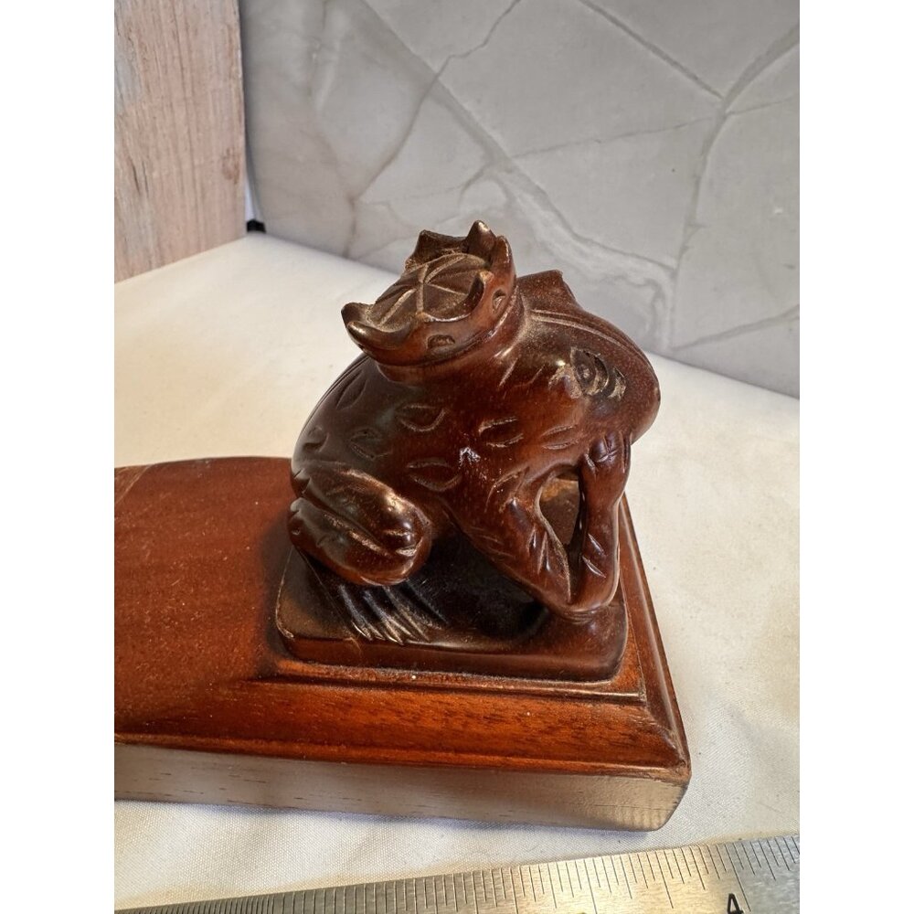 Vintage Hand Carved Wooden Frog Doorstop – MCM Animal Bookend – Solid Wood - Picture 3 of 7